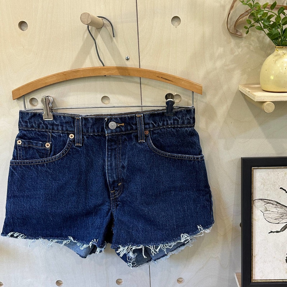 LEVI'S Vintage 1999 Denim Shorts SZ 7 Juniors / 27 High Waist Frayed Jean Shorts
